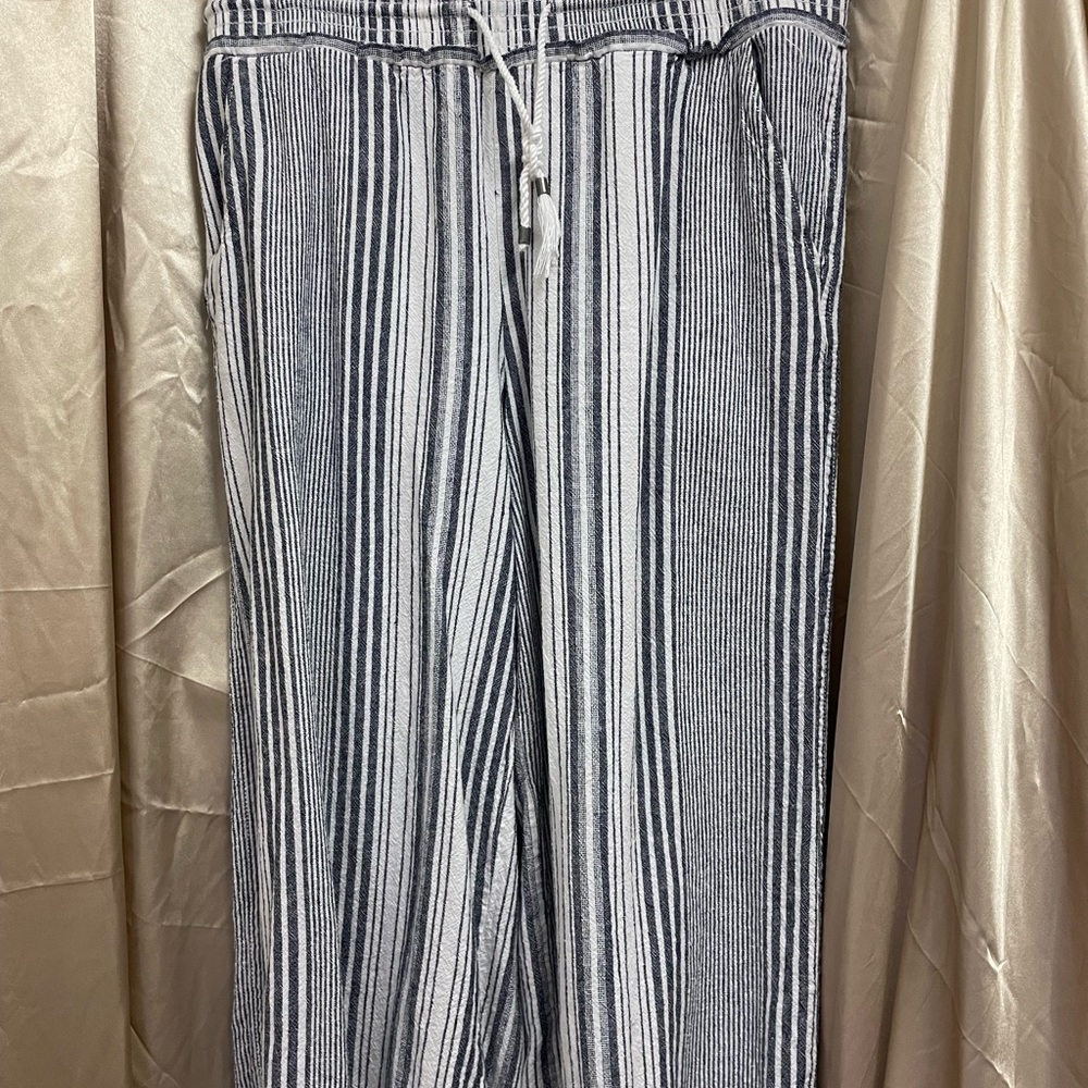 Drawstring, elastic band Capri pants